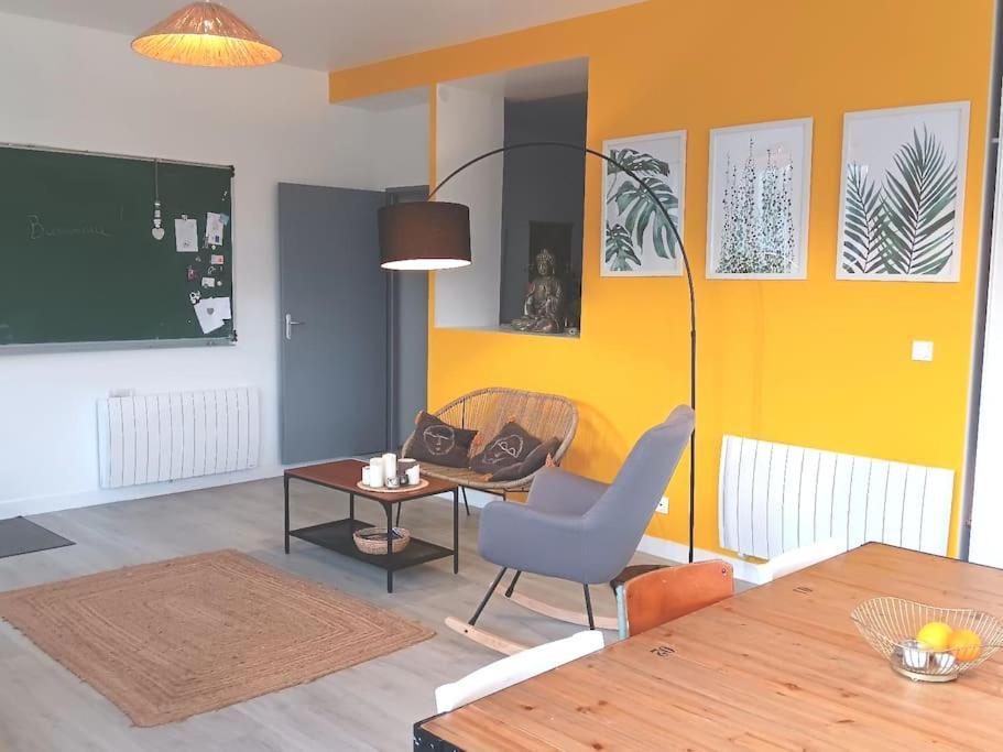 Loft Avec Jardin Au Bord De L'Eau Au Rdc D'Une Ancienne Ecole 普卢加斯泰勒-达乌拉斯 外观 照片