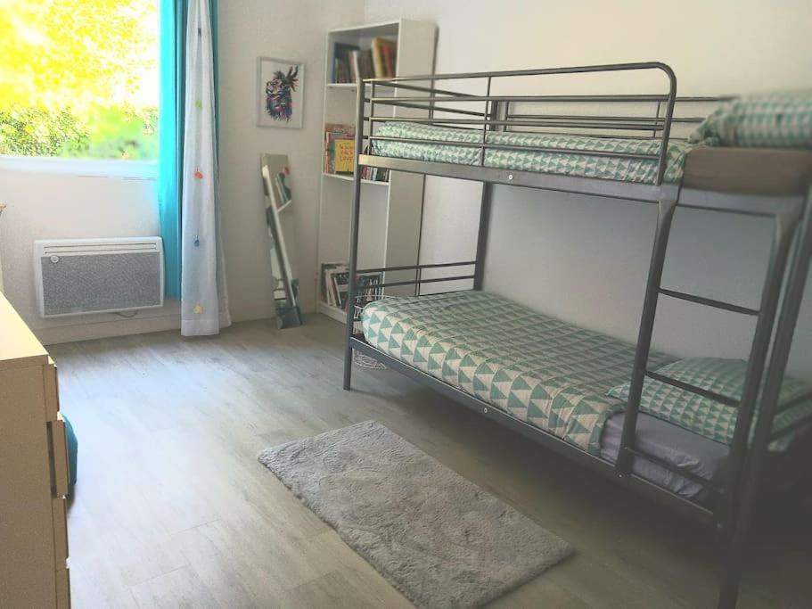 Loft Avec Jardin Au Bord De L'Eau Au Rdc D'Une Ancienne Ecole 普卢加斯泰勒-达乌拉斯 外观 照片