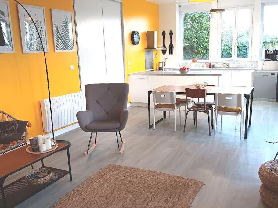 Loft Avec Jardin Au Bord De L'Eau Au Rdc D'Une Ancienne Ecole 普卢加斯泰勒-达乌拉斯 外观 照片