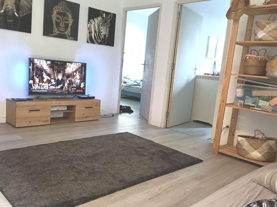 Loft Avec Jardin Au Bord De L'Eau Au Rdc D'Une Ancienne Ecole 普卢加斯泰勒-达乌拉斯 外观 照片