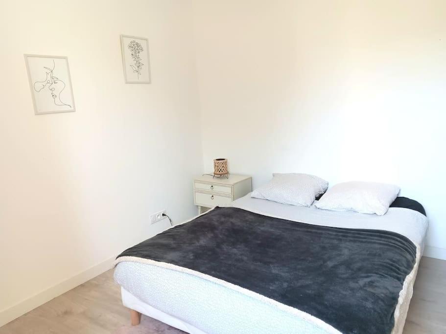 Loft Avec Jardin Au Bord De L'Eau Au Rdc D'Une Ancienne Ecole 普卢加斯泰勒-达乌拉斯 外观 照片